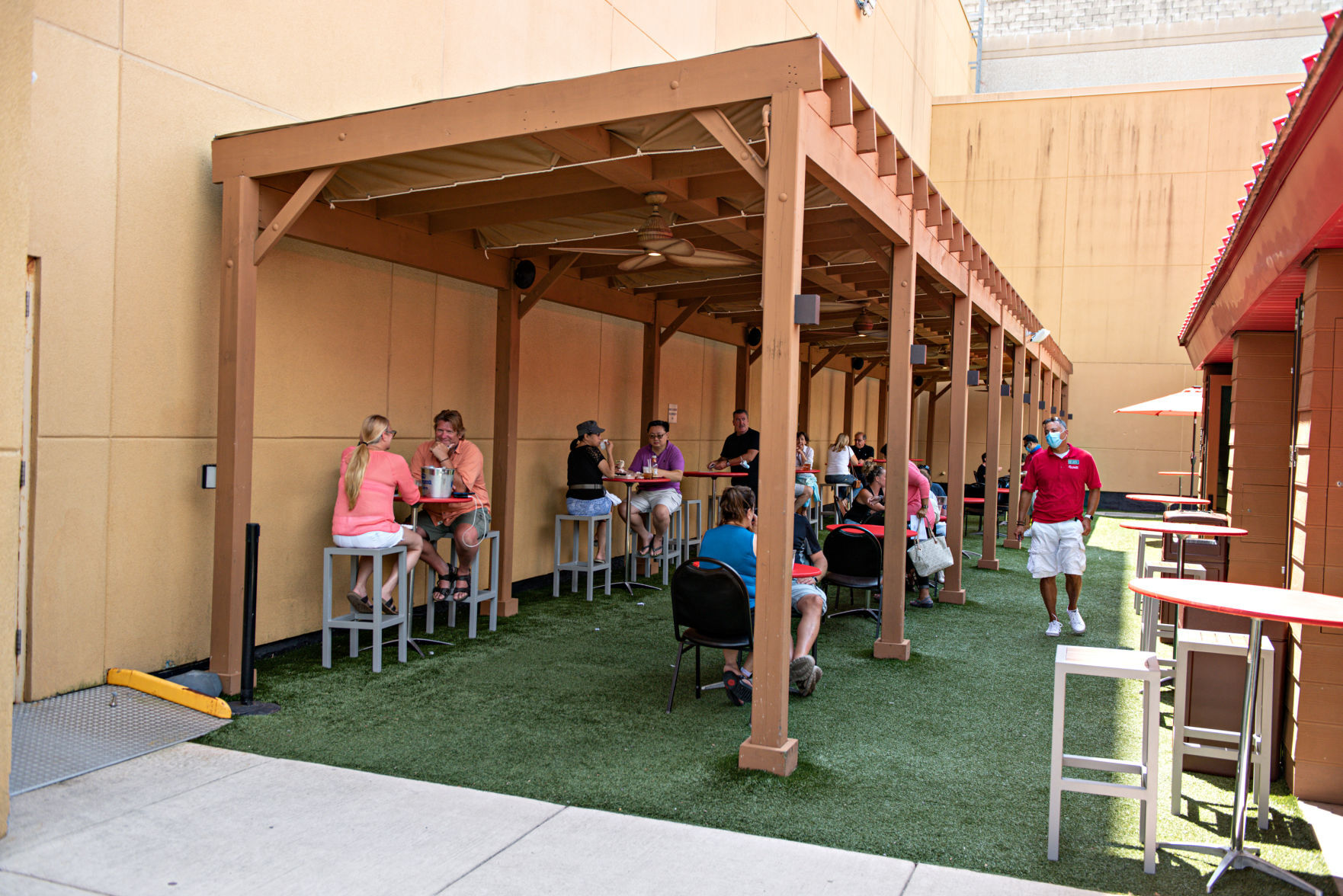 072720_nws_casinodining